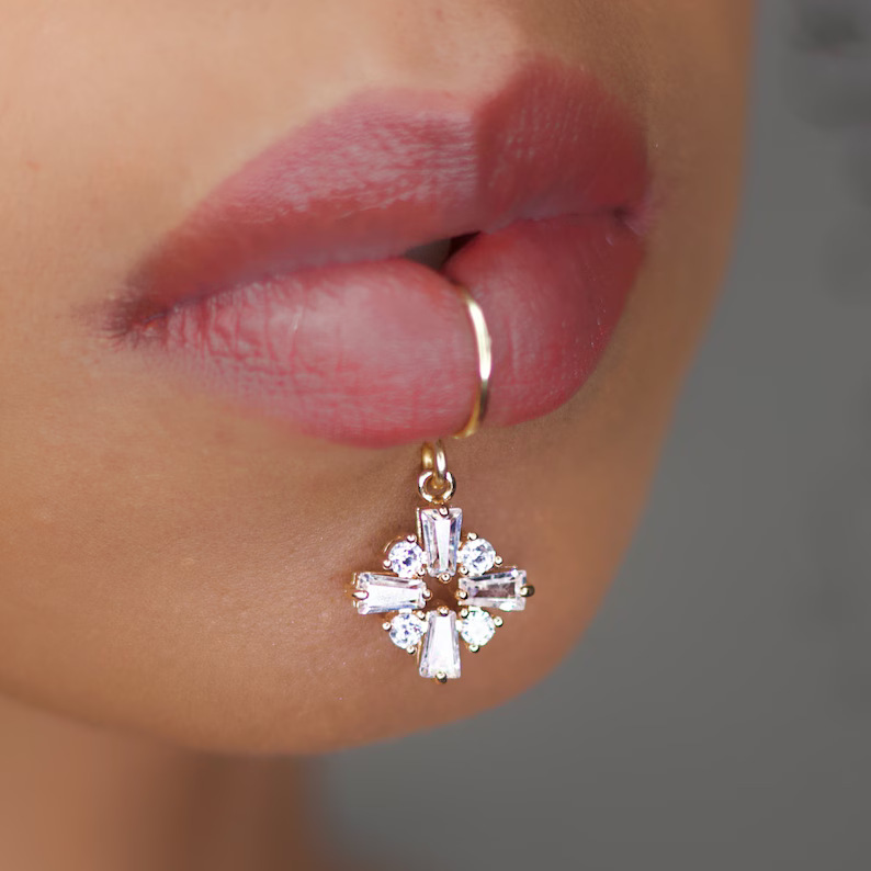 Body Jewelry Quality - Orecchini pendenti da donna a forma