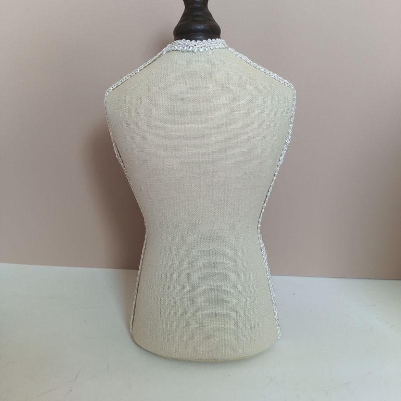 Collana catena busto portagioi - Body Jewelry Holder recensione e prezzo