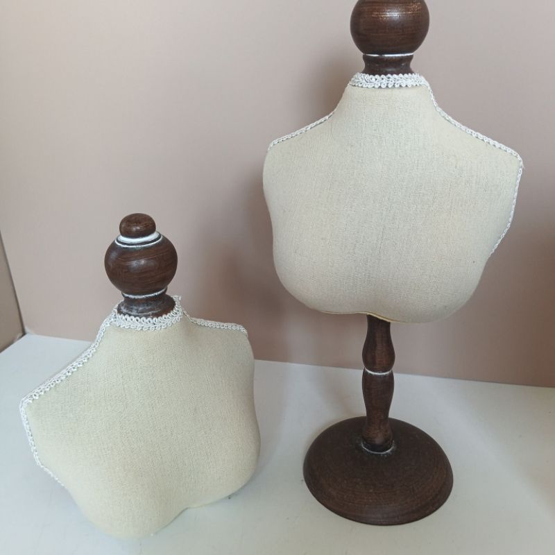 Collana catena busto portagioi - Body Jewelry Holder recensione e prezzo