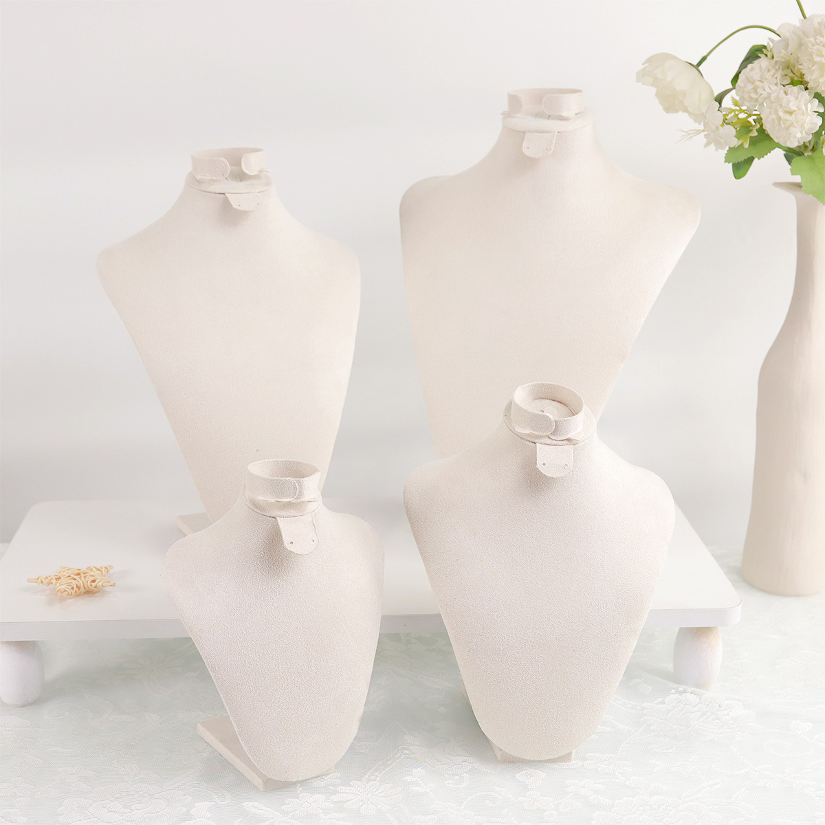 Busto per esposizione di gioie - Body Jewelry Display Case recensione e prezzo