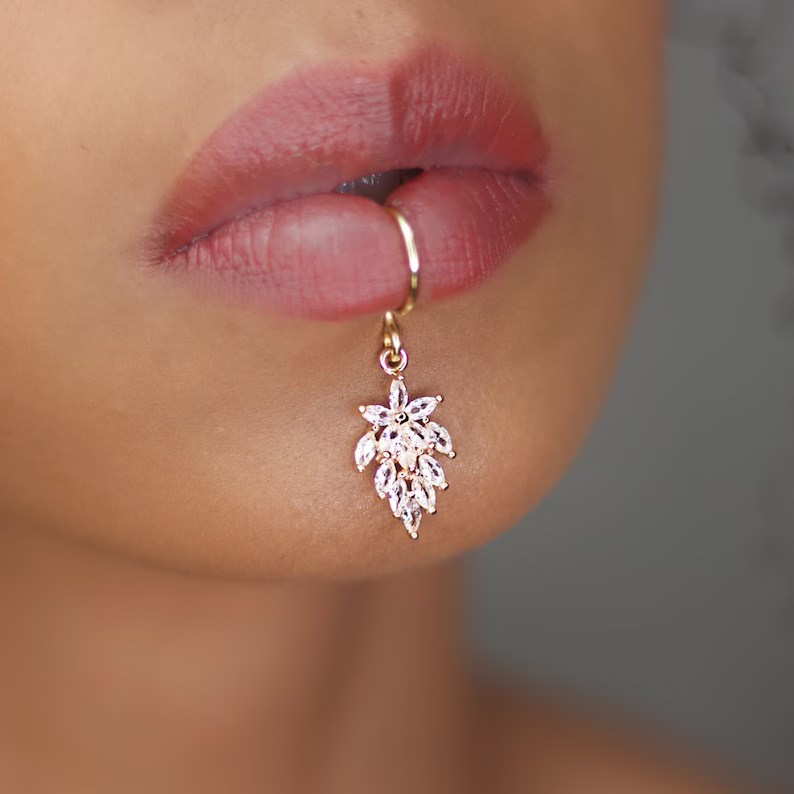 Orecchini pendenti da donna a  - Body Jewelry Quality recensione e prezzo